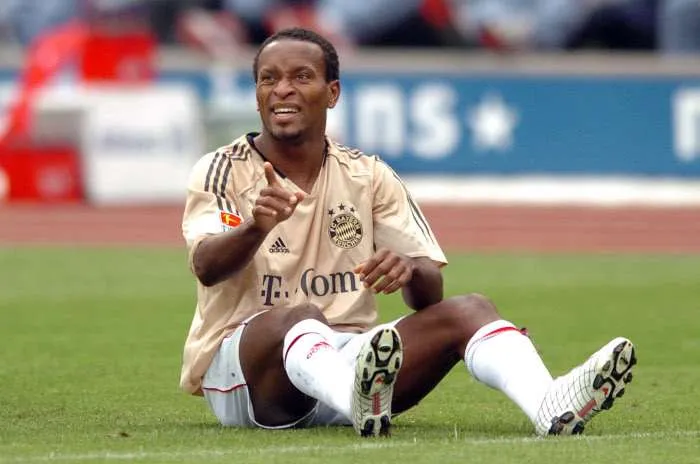 Zé Roberto joue toujours… et sûrement mieux que vous