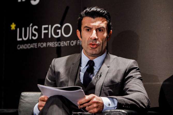 Figo divise les anciens Blaugrana