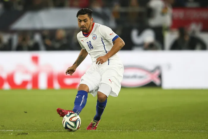 Gonzalo Jara suspendu ?