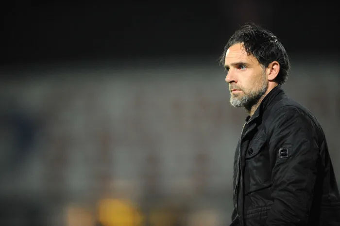 Marco Simone sur le banc de Tours