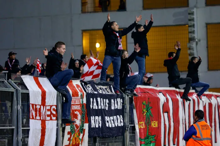 Les ultras nîmois ont choisi leur camp