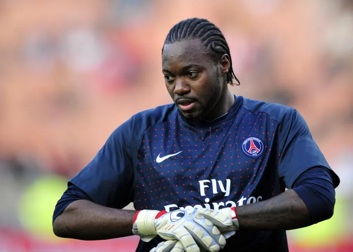 Apoula Edel de retour en Inde