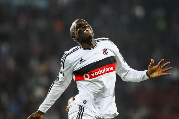 Officiel : Demba Ba à Shanghai