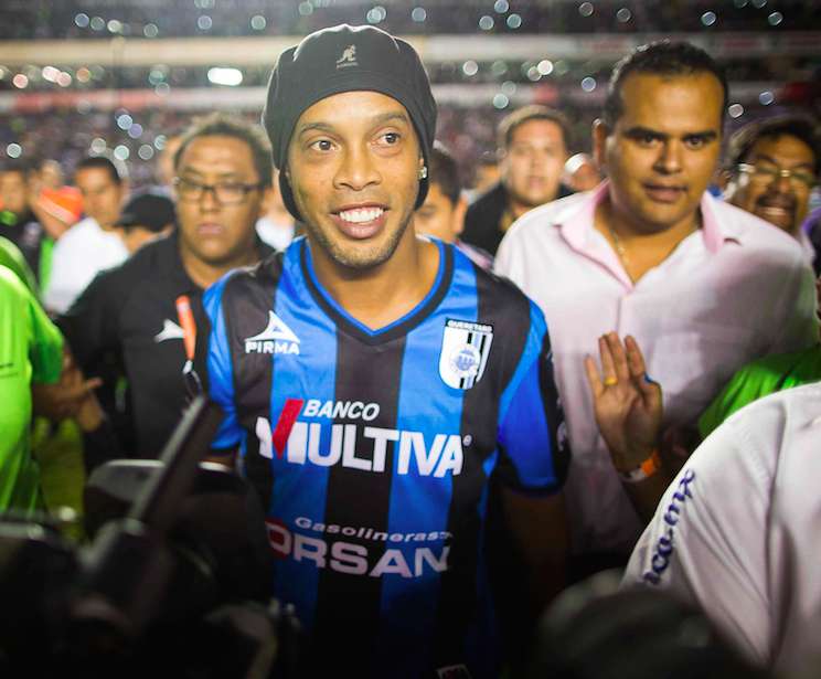Ronaldinho bientôt à Antalyaspor