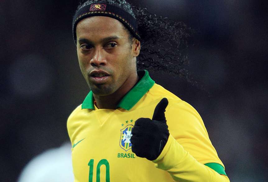 Ronaldinho ne regarde pas la Seleção