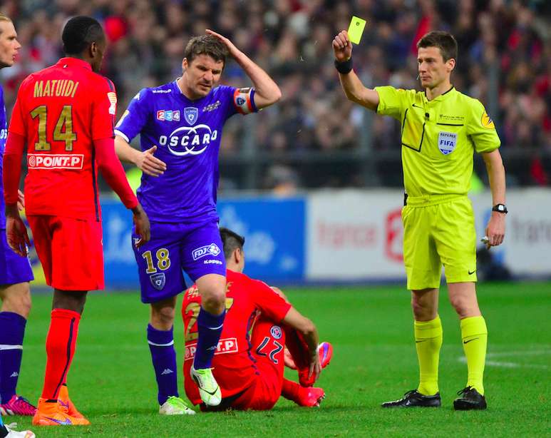 Mais qui es-tu le carton jaune orangé ?