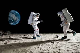 Houston, peut-on jouer au football dans l’espace ?