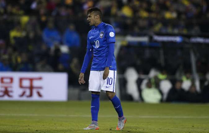 Suspendu, Neymar part en vacances