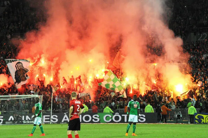 Le logo de l&rsquo;ASSE tagué par des Lyonnais