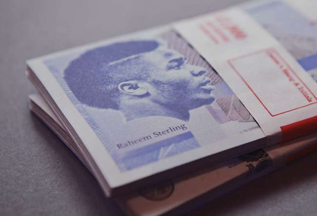 Deux Anglais veulent Sterling sur les billets de £20