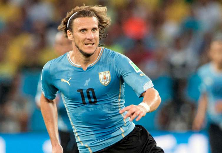 Van Gaal ne kiffe pas les Sud-Américains selon Forlán