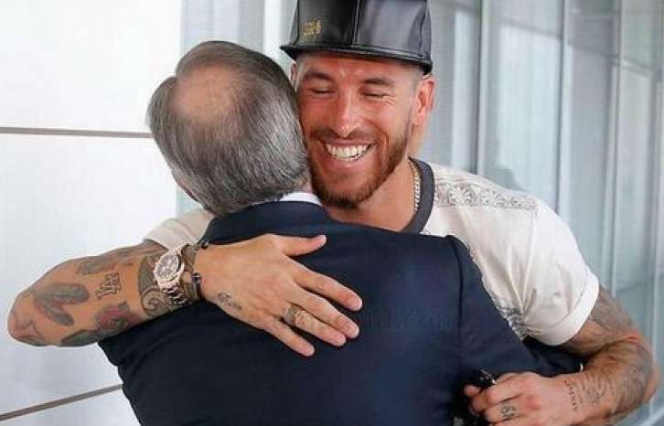 Ramos et Pérez se tombent dans les bras