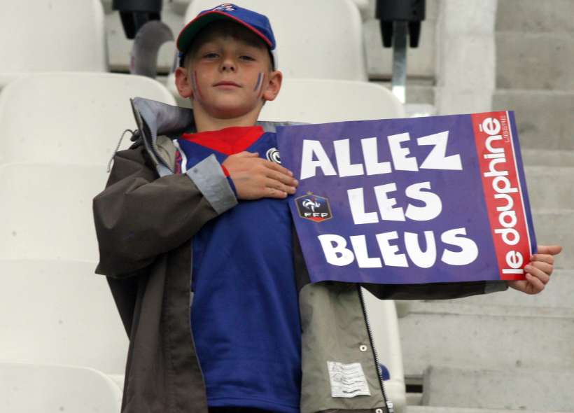 «<span style="font-size:50%">&nbsp;</span>Allez les Bleus<span style="font-size:50%">&nbsp;</span>», slogan de la discorde