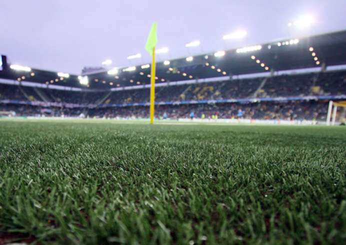 Tu sais que tu joues sur un terrain synthétique quand…