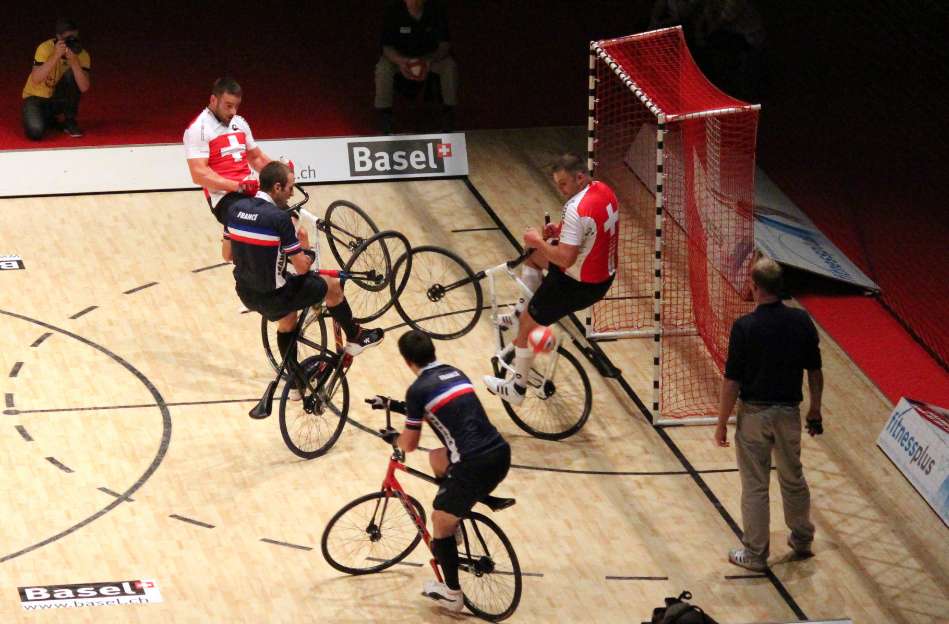 Mais qui es-tu le cycle-balle ?