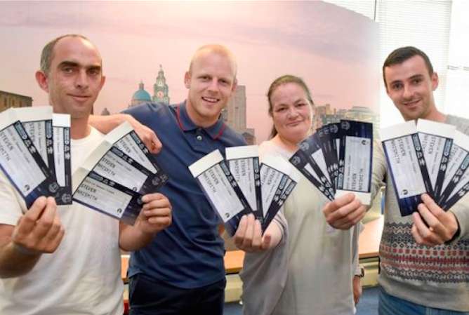 Naismith donne (encore) des tickets à des chômeurs