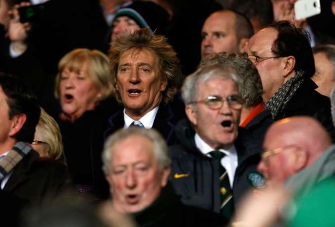 Rod Stewart paie des pintes aux fans du Celtic