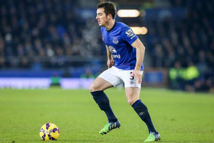 Leighton Baines sur le flanc