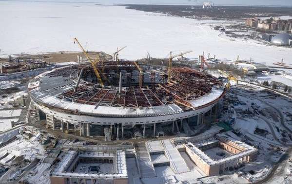 Mondial 2018 : des ouvriers sous-payés et en danger