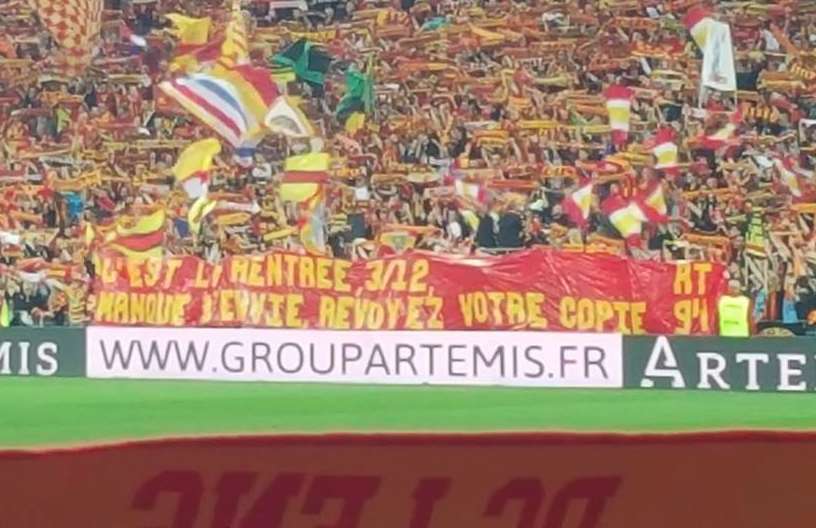 RC Lens : la révolte dans les tribunes, mais pas sur le terrain