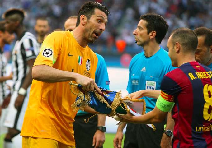 Buffon aime Joe Hart