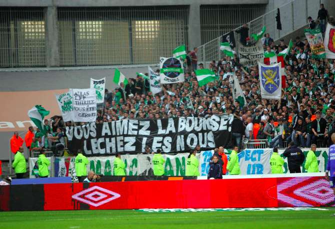 Pourquoi la Bourse n&rsquo;aime toujours pas le foot ?