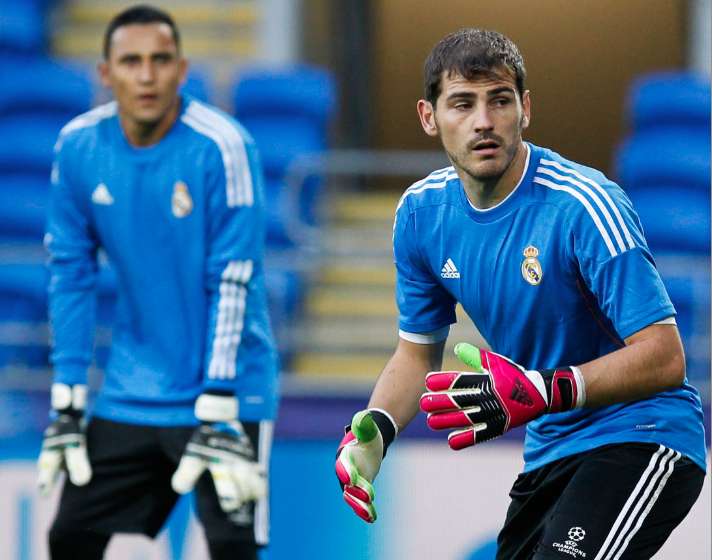 Casillas admiratif de Navas
