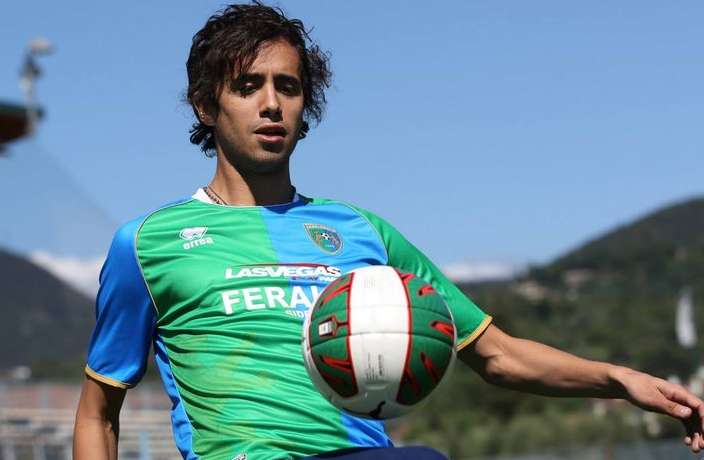 Il troque les crampons pour la musique à 27 ans