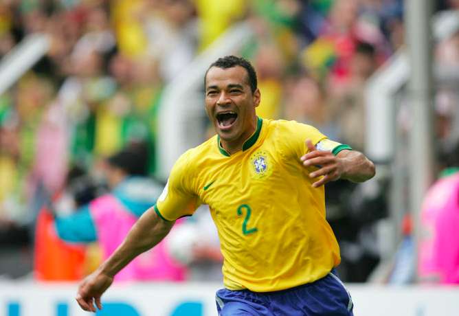 Cafu ne veut pas de Neymar capitaine en sélection