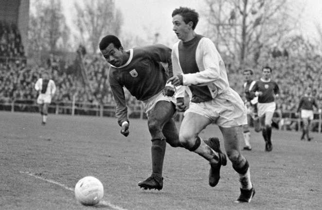 Cruijff : «<span style="font-size:50%">&nbsp;</span>Mourinho n&rsquo;est pas un exemple<span style="font-size:50%">&nbsp;</span>»