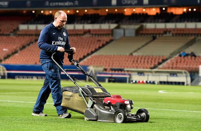 Le jardinier du PSG n&rsquo;avait  «<span style="font-size:50%">&nbsp;</span>jamais vu pires terrains <span style="font-size:50%">&nbsp;</span>»