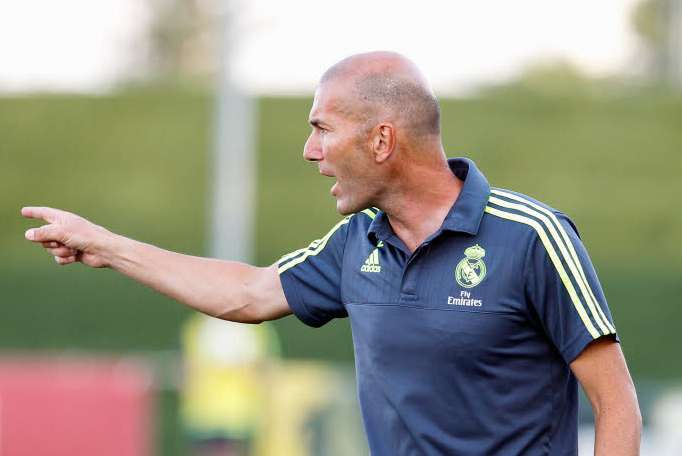 Zidane se colle lui-même une amende