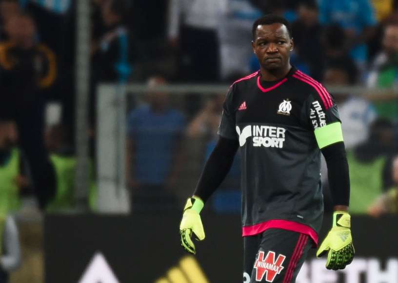 200 matchs de suite pour Mandanda