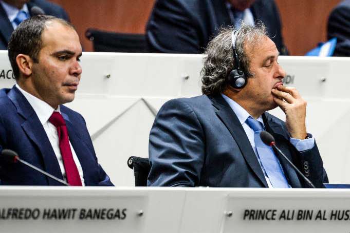 Candidature de Platini hors jeu !