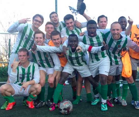 Pintes, sueurs et valeurs : bienvenue chez le club irlandais du 9-3