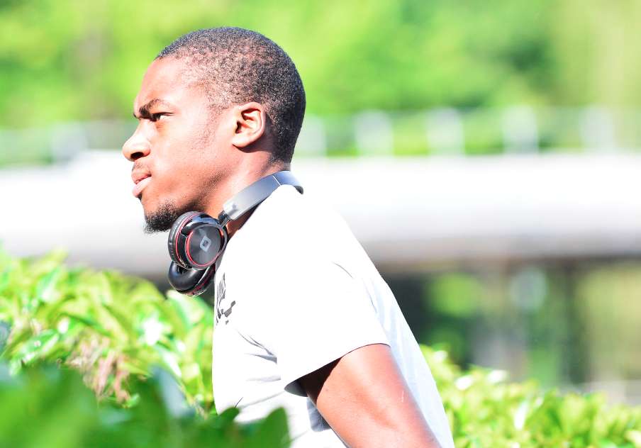 Mais qui es-tu, le joueur qui ne célèbre pas son but ?