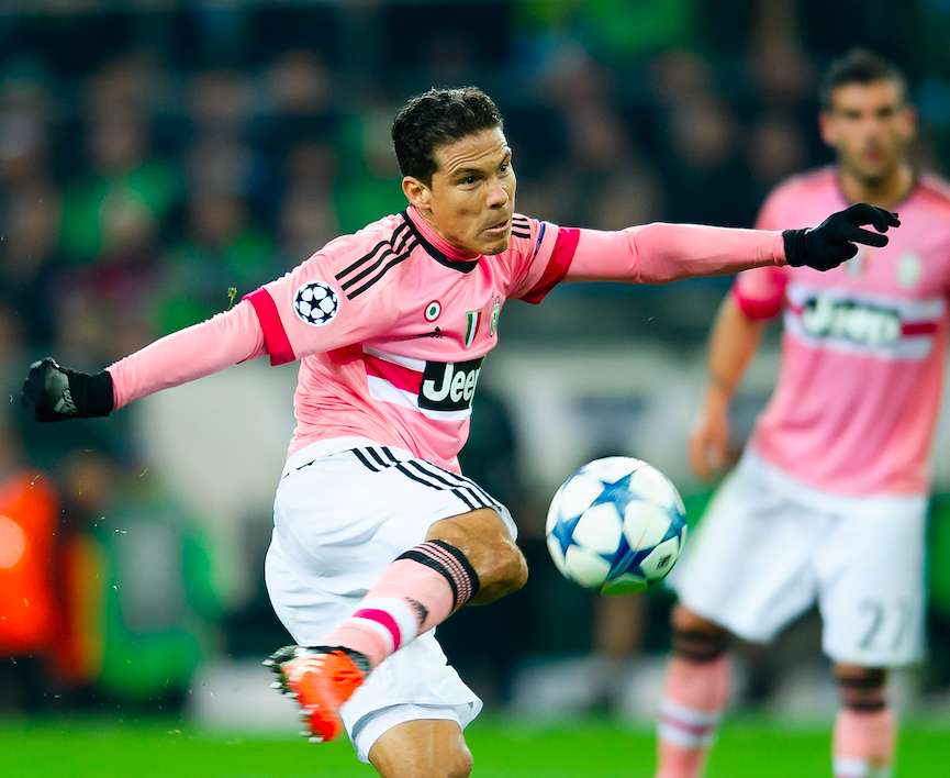 Hernanes out trois semaines