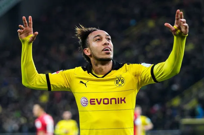 Ralentissement derrière le Bayern et Dortmund