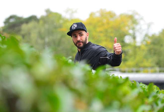 Benzema dans le groupe contre Barcelone