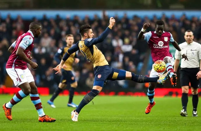 Arsenal retrouve la tête