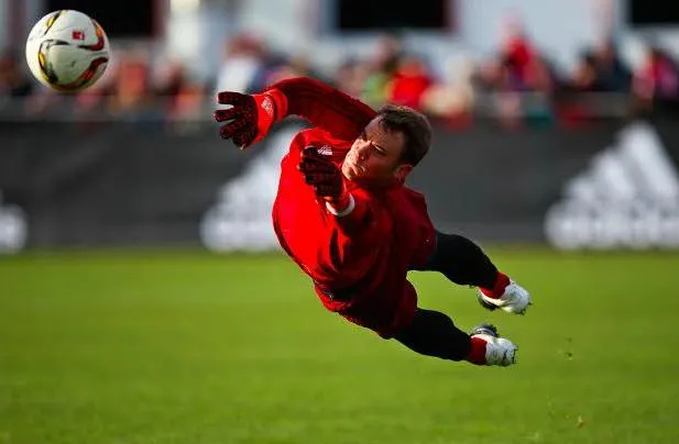 Neuer se voit finir ailleurs qu&rsquo;au Bayern