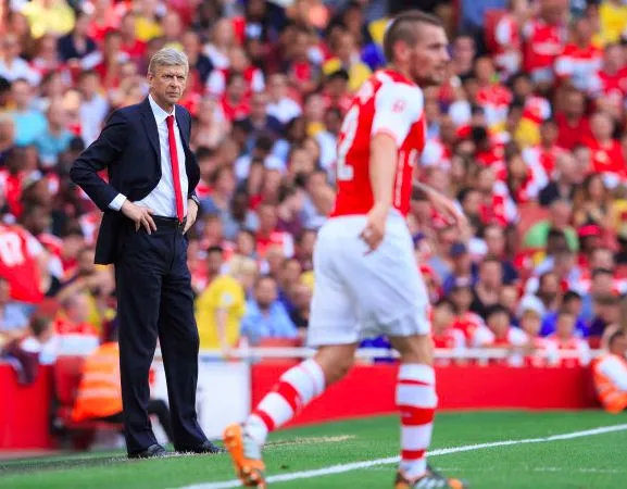 Wenger toujours pour un départ de Debuchy