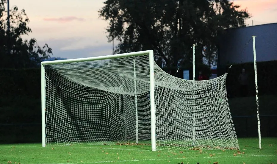 Un joueur de district blessé par balle pendant un match