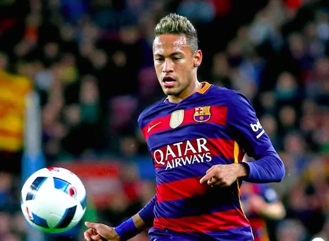 Ronaldinho voit Neymar à Manchester City