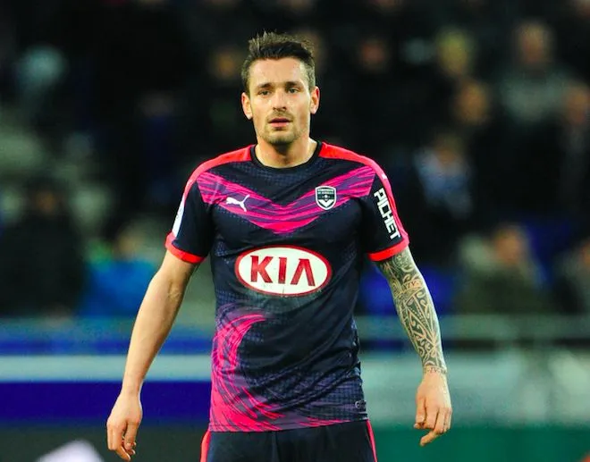 Debuchy en veut à Wenger