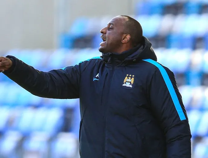 Le grand Pat croque la grosse pomme