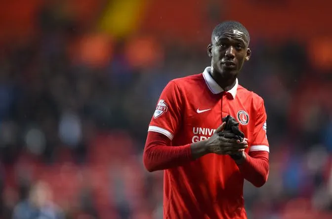 Yaya Sanogo fout le bordel à Charlton