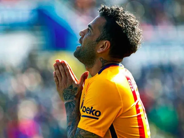 Dani Alves : «<span style="font-size:50%">&nbsp;</span>Le foot s&rsquo;est prostitué<span style="font-size:50%">&nbsp;</span>»