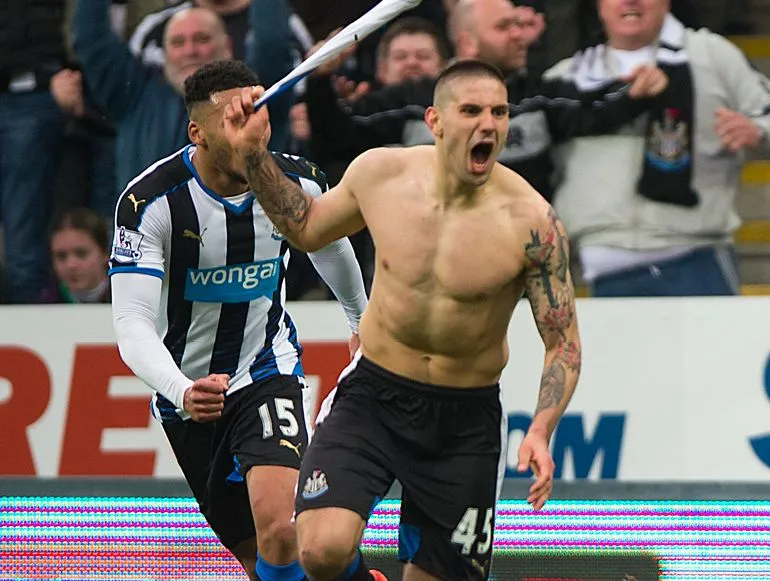 La boxe d&rsquo;Iwobi, le torse de Mitrović