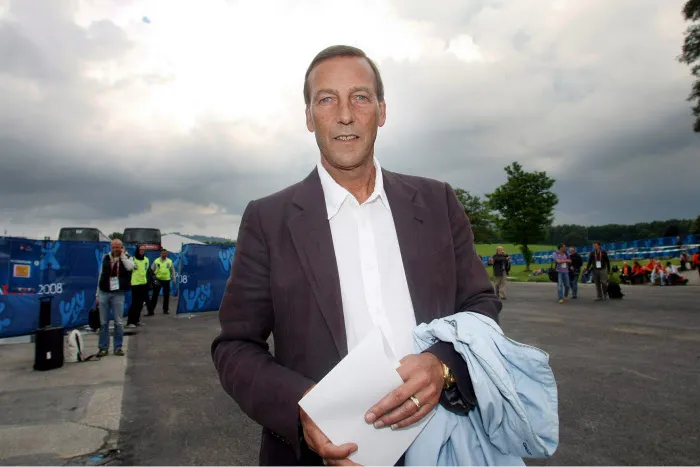 Neeskens mis dehors à cause d’une histoire de PQ